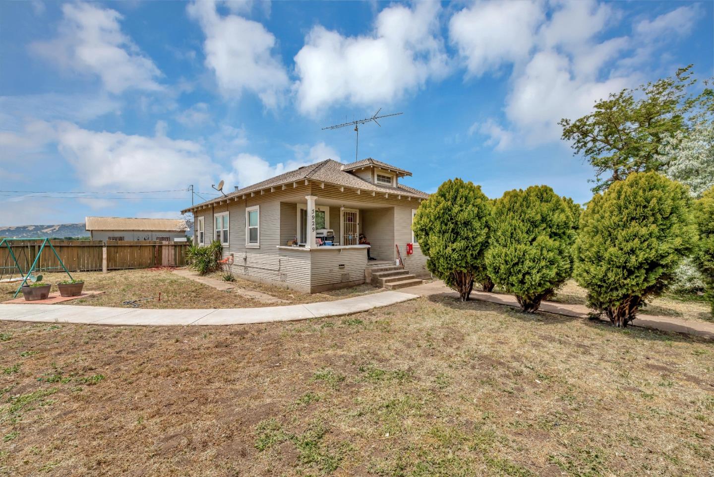 Photo of 5929 Frazier Lake Rd in Gilroy, CA
