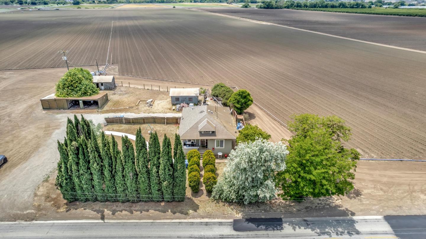 Photo of 5929 Frazier Lake Rd in Gilroy, CA