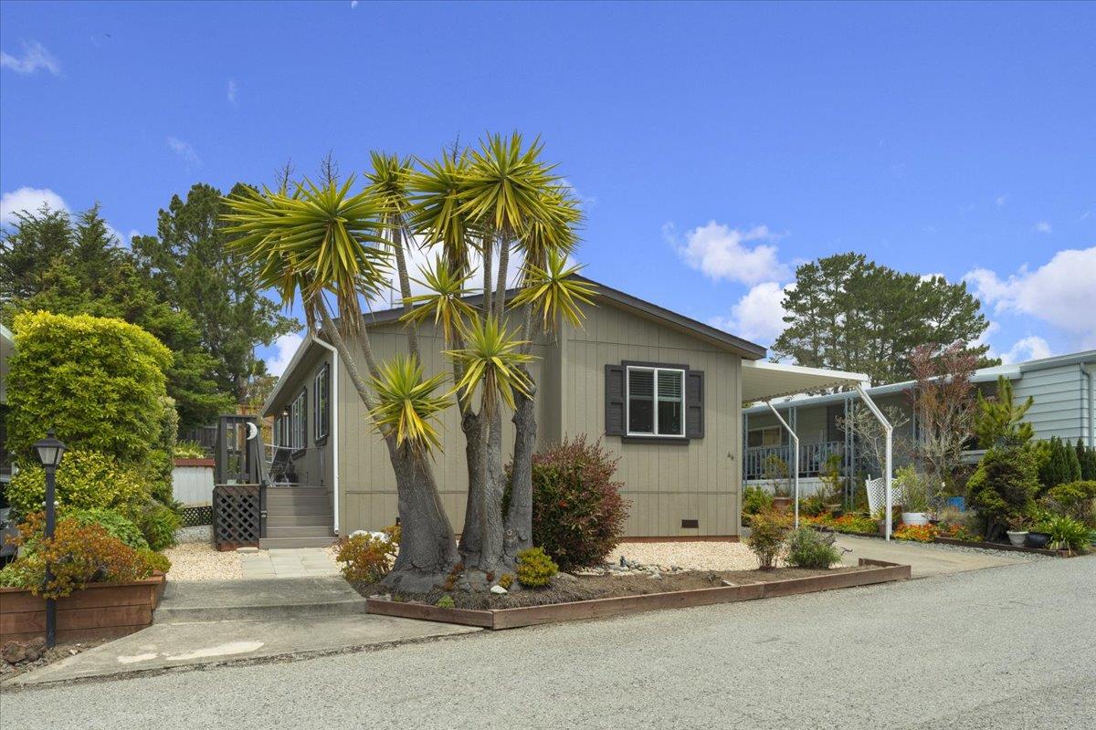 Detail Gallery Image 1 of 1 For 46 Oceanview Ave #46,  Half Moon Bay,  CA 94019 - 3 Beds | 2 Baths