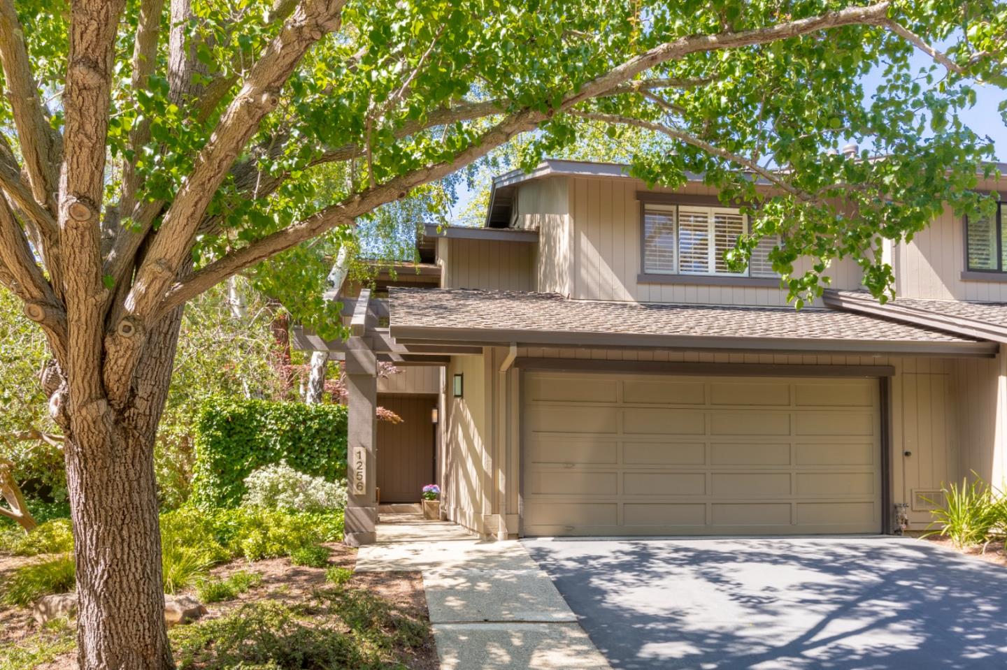 Detail Gallery Image 1 of 1 For 1256 Sharon Park Dr, Menlo Park,  CA 94025 - 2 Beds | 2/1 Baths