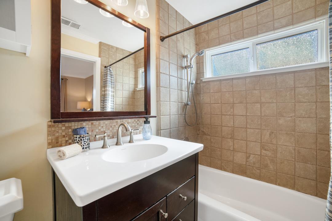 Detail Gallery Image 16 of 40 For 2267 Peachtree Ln, San Jose,  CA 95128 - 3 Beds | 2/1 Baths