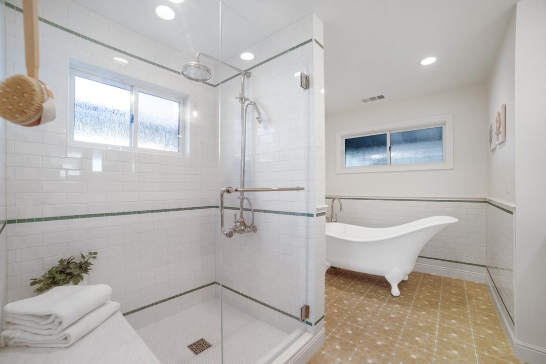 Detail Gallery Image 26 of 40 For 2267 Peachtree Ln, San Jose,  CA 95128 - 3 Beds | 2/1 Baths