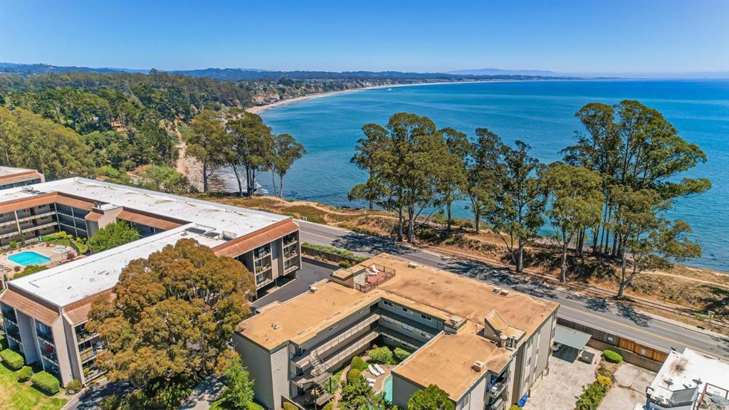 Detail Gallery Image 1 of 1 For 825 Balboa Ave #304,  Capitola,  CA 95010 - 2 Beds | 2 Baths