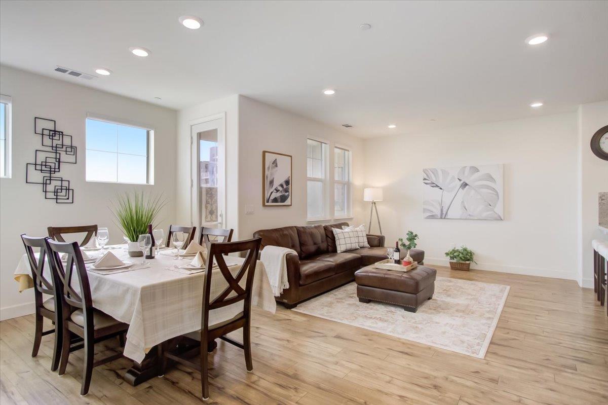 Detail Gallery Image 1 of 1 For 1011 Bellante Ln #3,  San Jose,  CA 95131 - 2 Beds | 2 Baths