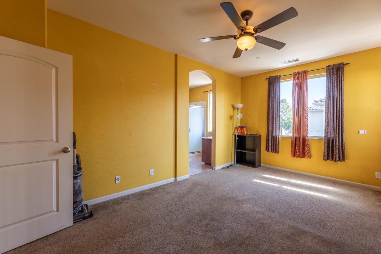 Detail Gallery Image 21 of 29 For 22 Arezzo Cir, Salinas,  CA 93905 - 6 Beds | 4 Baths