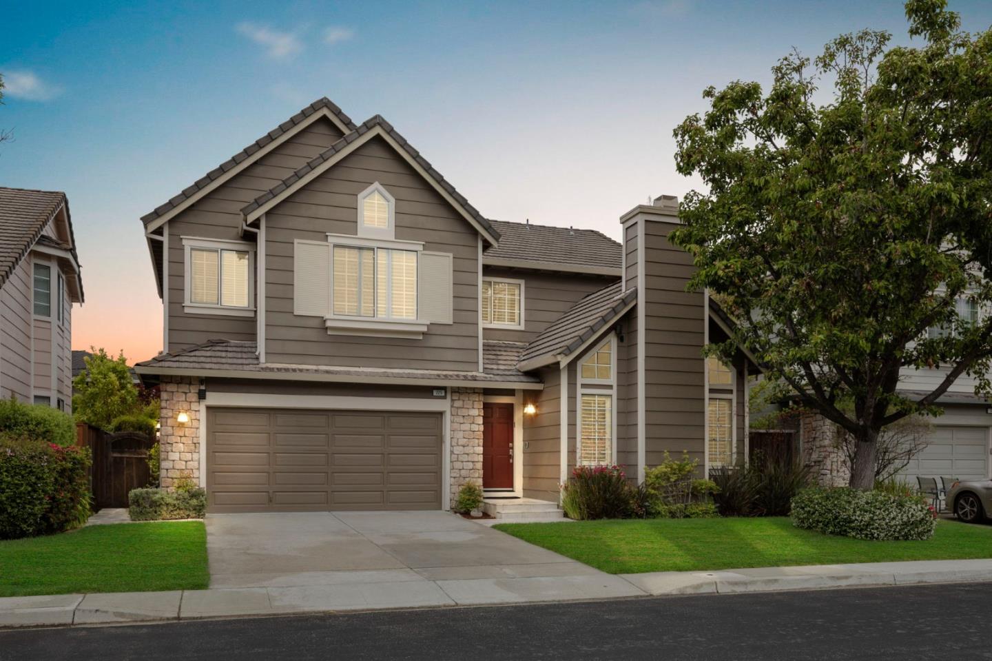 225 Bradbury Ln, Redwood City, CA 94061
