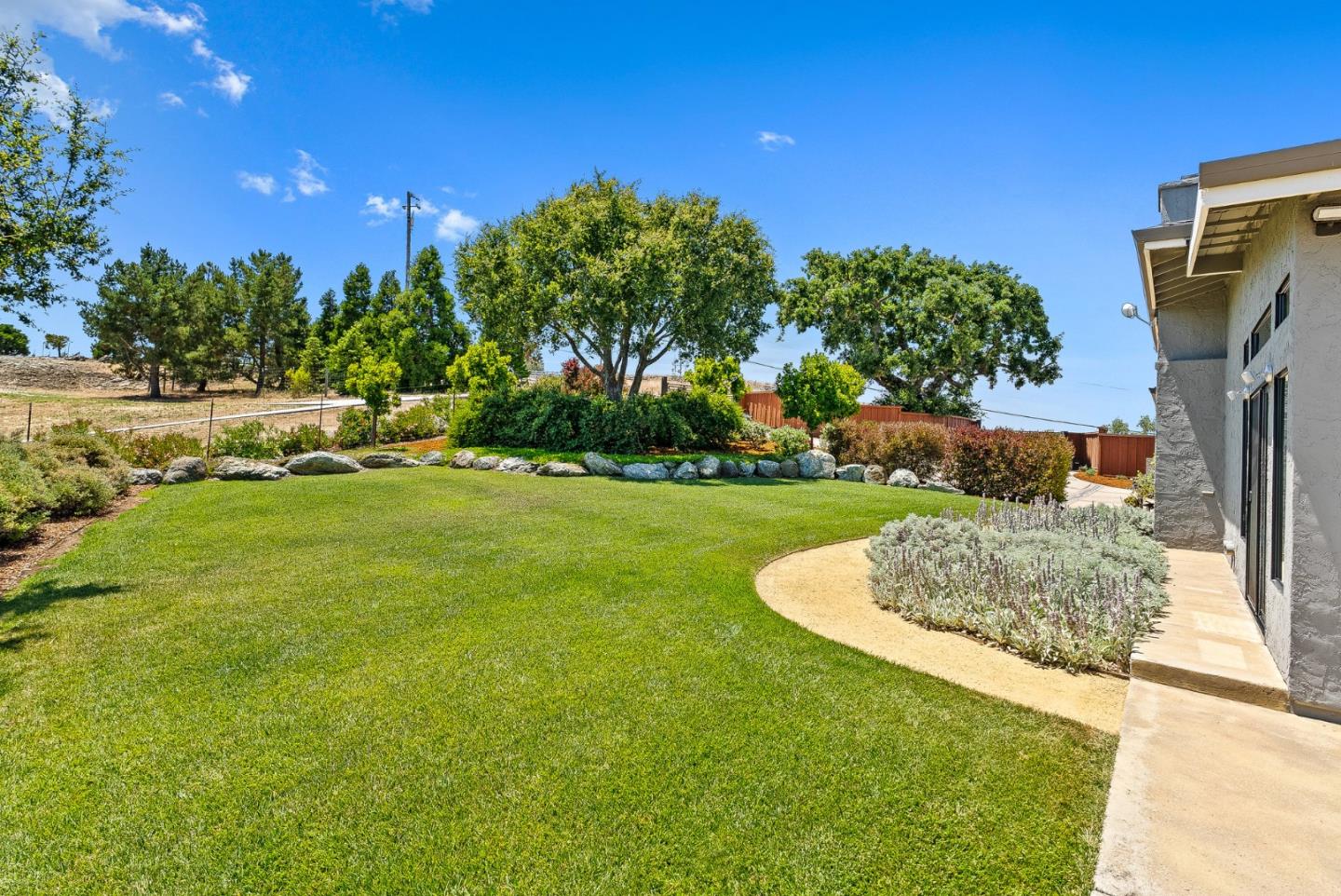 1960 Hayes Ln, San Martin, CA 95046 4 Beds 3/1 Baths (Canceled