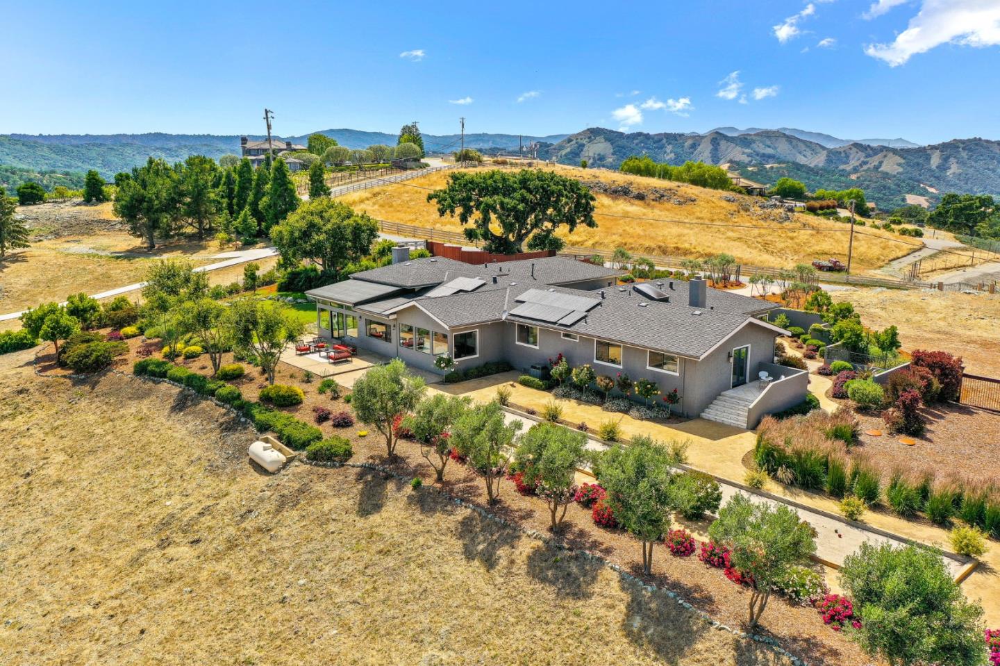 1960 Hayes Ln, San Martin, CA 95046 - 4 Beds | 3/1 Baths (Canceled ...