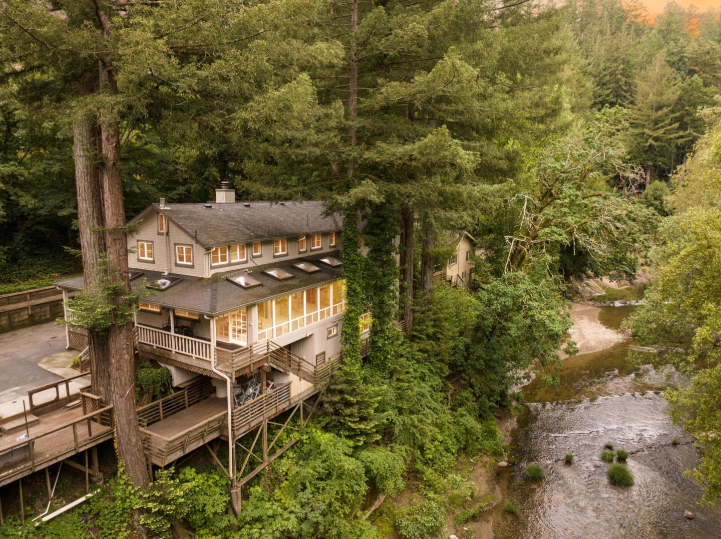 Photo of 175 Shadowbrook Rd in Ben Lomond, CA