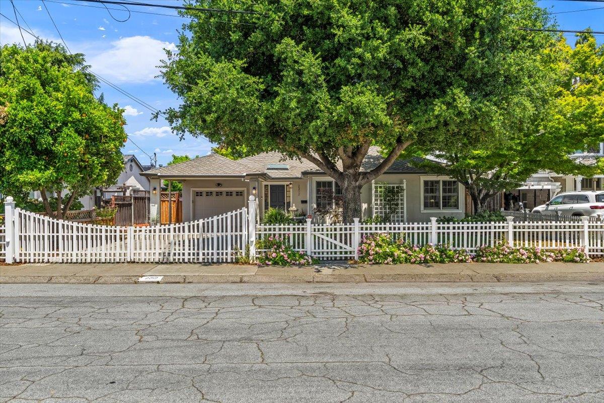 Detail Gallery Image 1 of 1 For 2312 Lansford Ave, San Jose,  CA 95125 - 3 Beds | 2/1 Baths