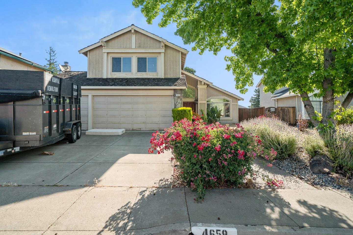 Detail Gallery Image 1 of 1 For 4659 Country Hills Dr, Antioch,  CA 94531 - 4 Beds | 3 Baths