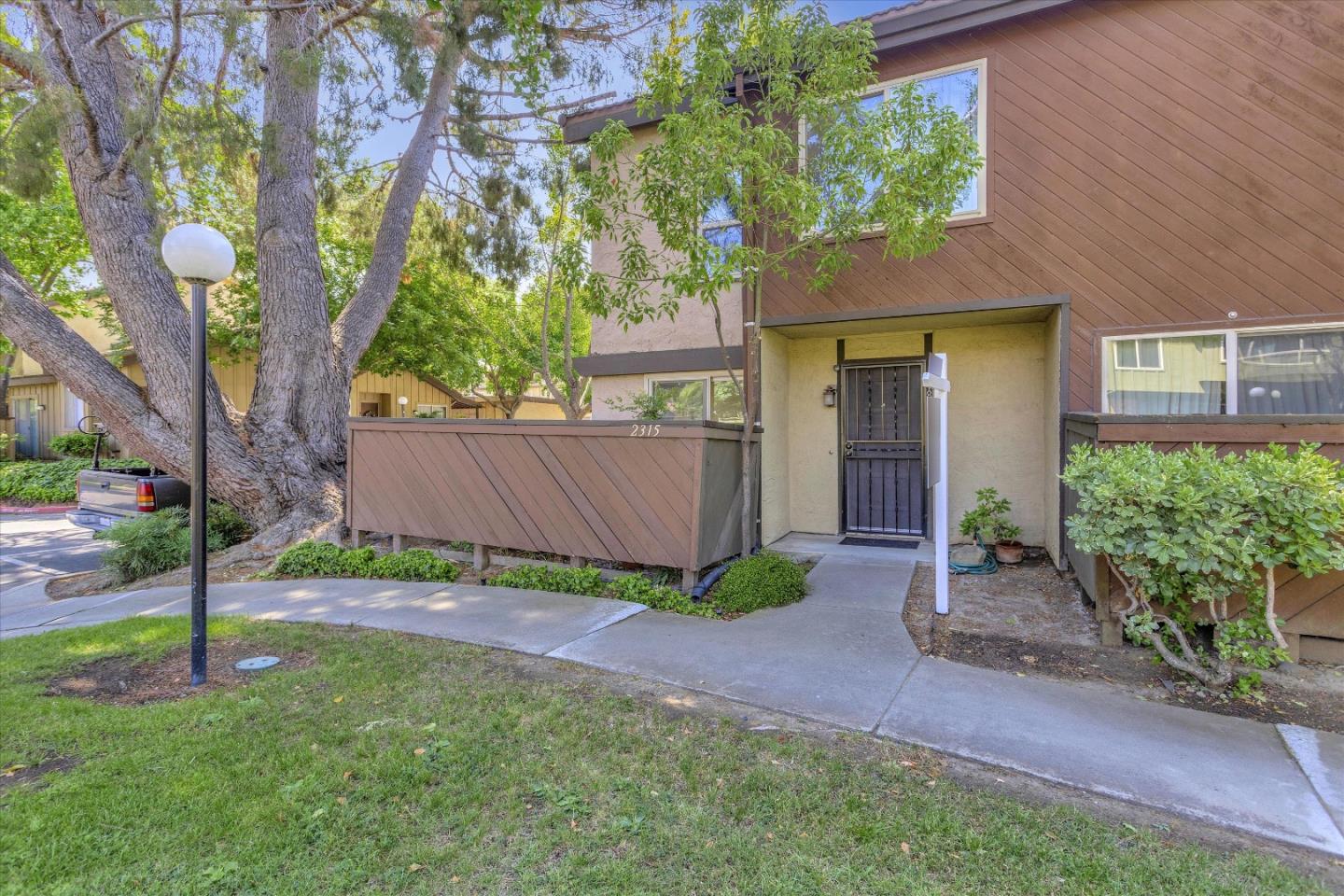 Detail Gallery Image 1 of 1 For 2315 Ravine Ct, San Jose,  CA 95133 - 3 Beds | 1/1 Baths