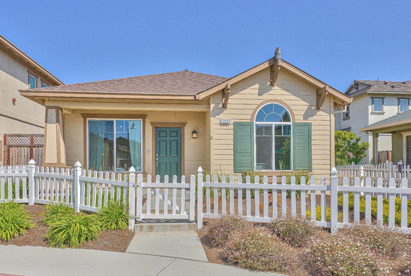 Detail Gallery Image 1 of 1 For 12820 Rogge Village Loop, Salinas,  CA 93906 - 2 Beds | 2 Baths