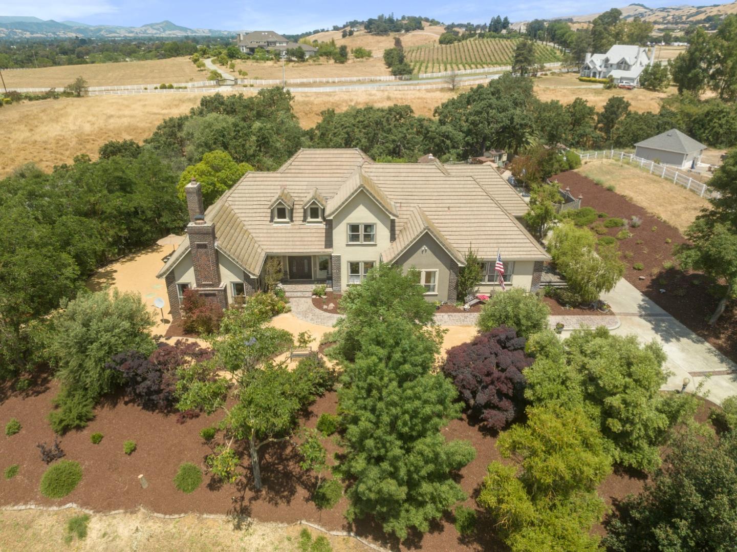 Photo of 3003 Val Ct in Gilroy, CA