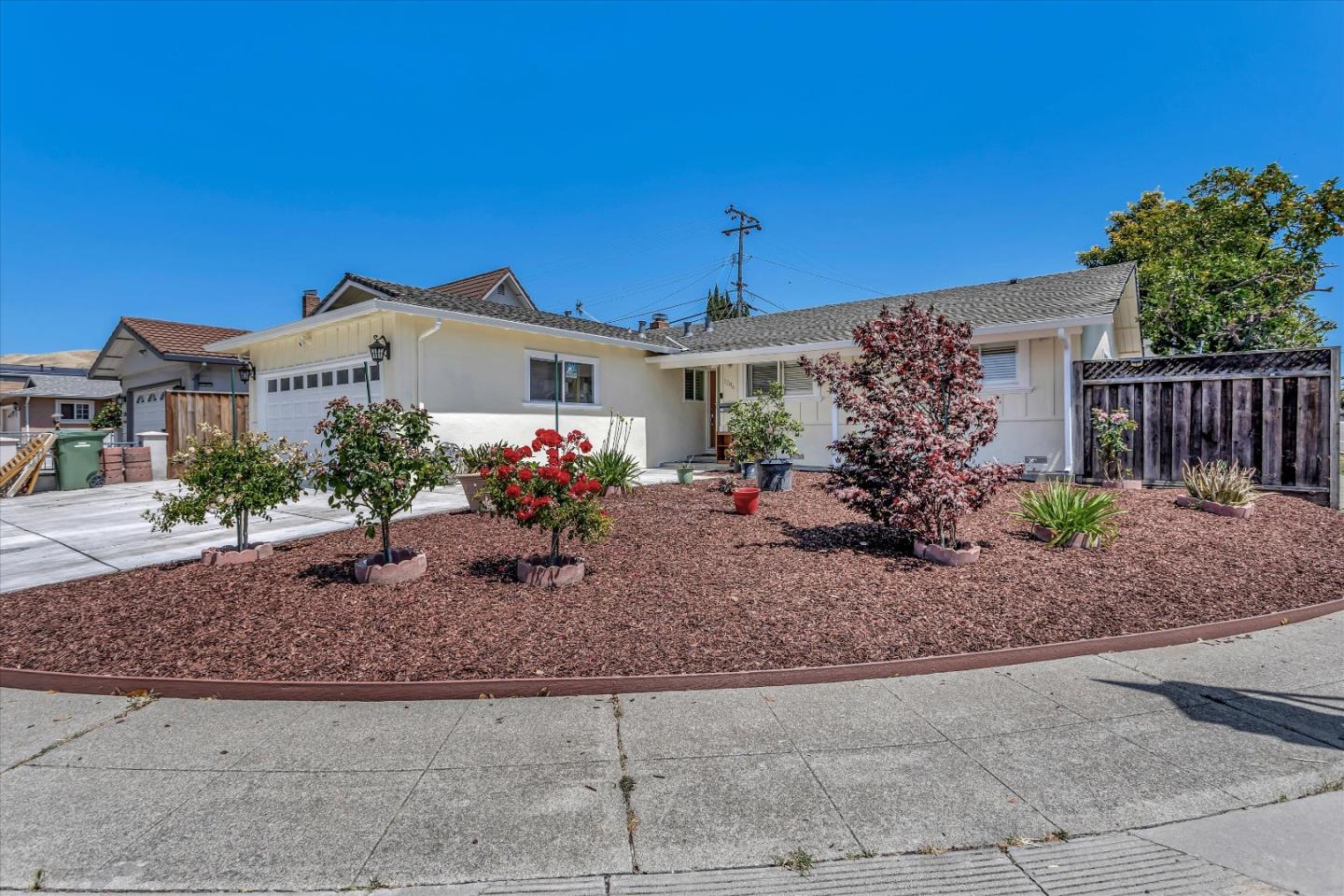 Detail Gallery Image 1 of 1 For 1286 Yosemite Dr, Milpitas,  CA 95035 - 3 Beds | 2 Baths