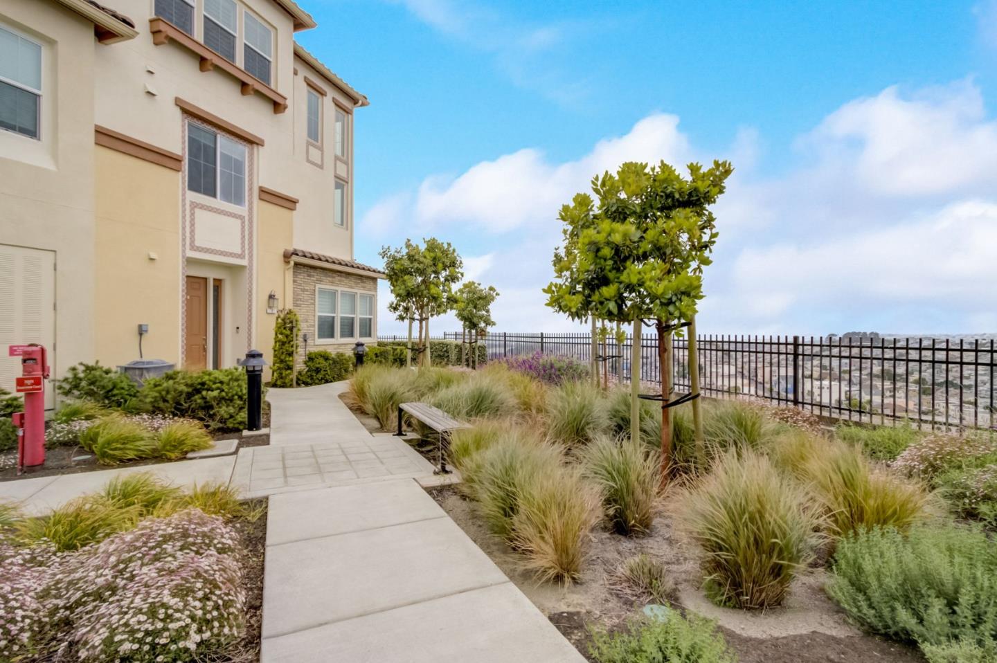 Detail Gallery Image 1 of 1 For 4001 Ocean View Ct a,  Daly City,  CA 94014 - 2 Beds | 2/1 Baths