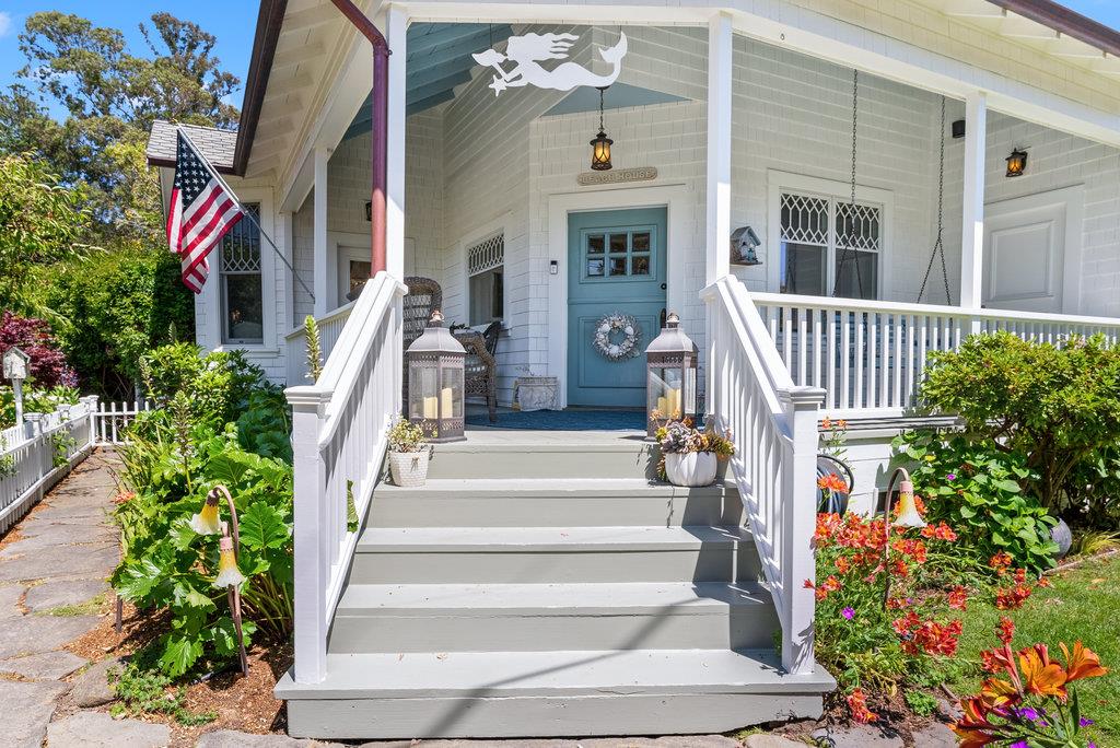 Detail Gallery Image 1 of 79 For 212 Hollister Ave, Capitola,  CA 95010 - 2 Beds | 2/1 Baths