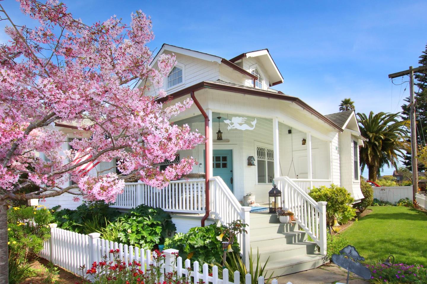 Detail Gallery Image 11 of 79 For 212 Hollister Ave, Capitola,  CA 95010 - 2 Beds | 2/1 Baths