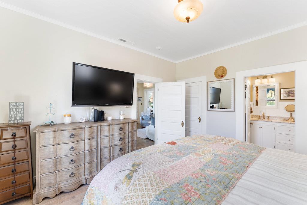 Detail Gallery Image 29 of 79 For 212 Hollister Ave, Capitola,  CA 95010 - 2 Beds | 2/1 Baths