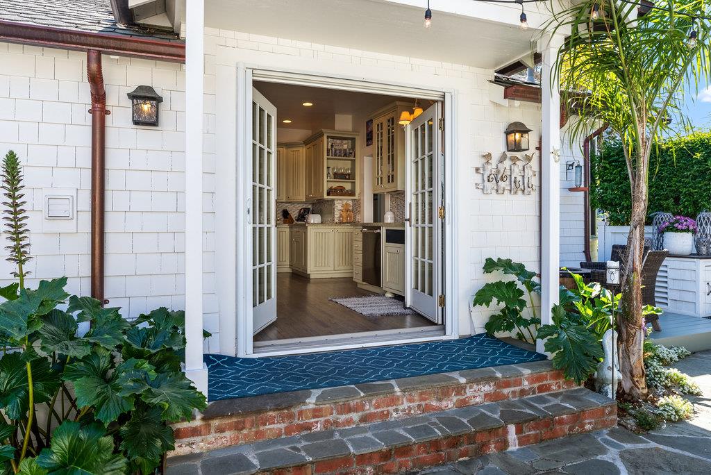 Detail Gallery Image 41 of 79 For 212 Hollister Ave, Capitola,  CA 95010 - 2 Beds | 2/1 Baths