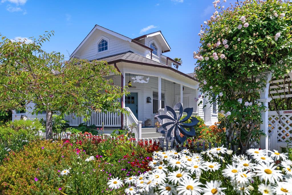 Detail Gallery Image 51 of 79 For 212 Hollister Ave, Capitola,  CA 95010 - 2 Beds | 2/1 Baths