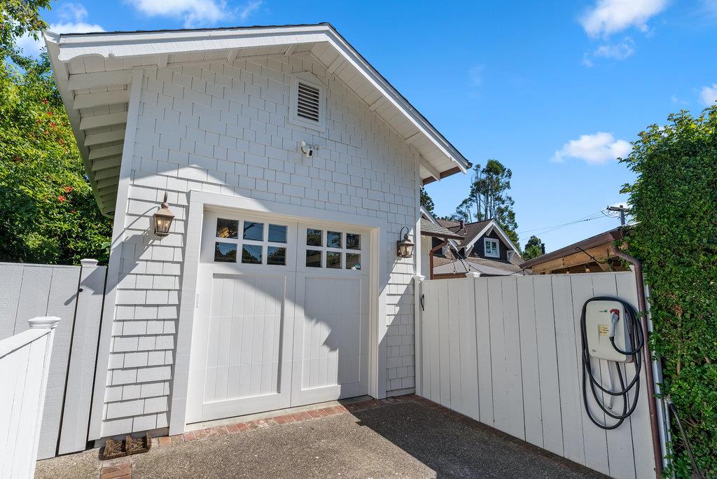 Detail Gallery Image 56 of 79 For 212 Hollister Ave, Capitola,  CA 95010 - 2 Beds | 2/1 Baths