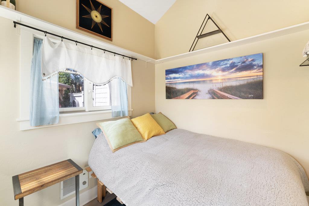 Detail Gallery Image 59 of 79 For 212 Hollister Ave, Capitola,  CA 95010 - 2 Beds | 2/1 Baths