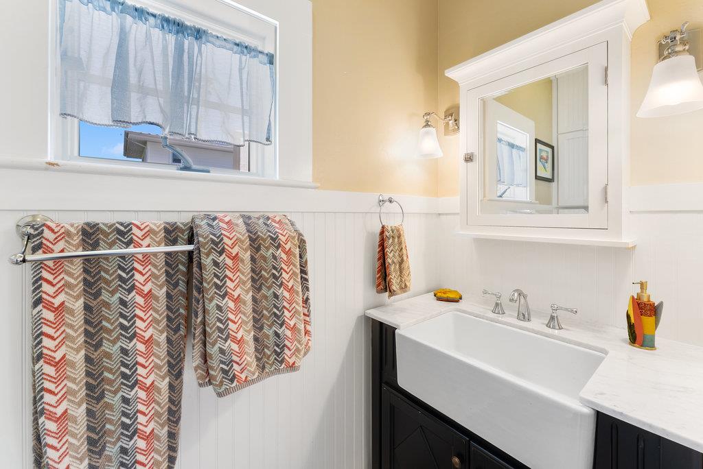 Detail Gallery Image 60 of 79 For 212 Hollister Ave, Capitola,  CA 95010 - 2 Beds | 2/1 Baths