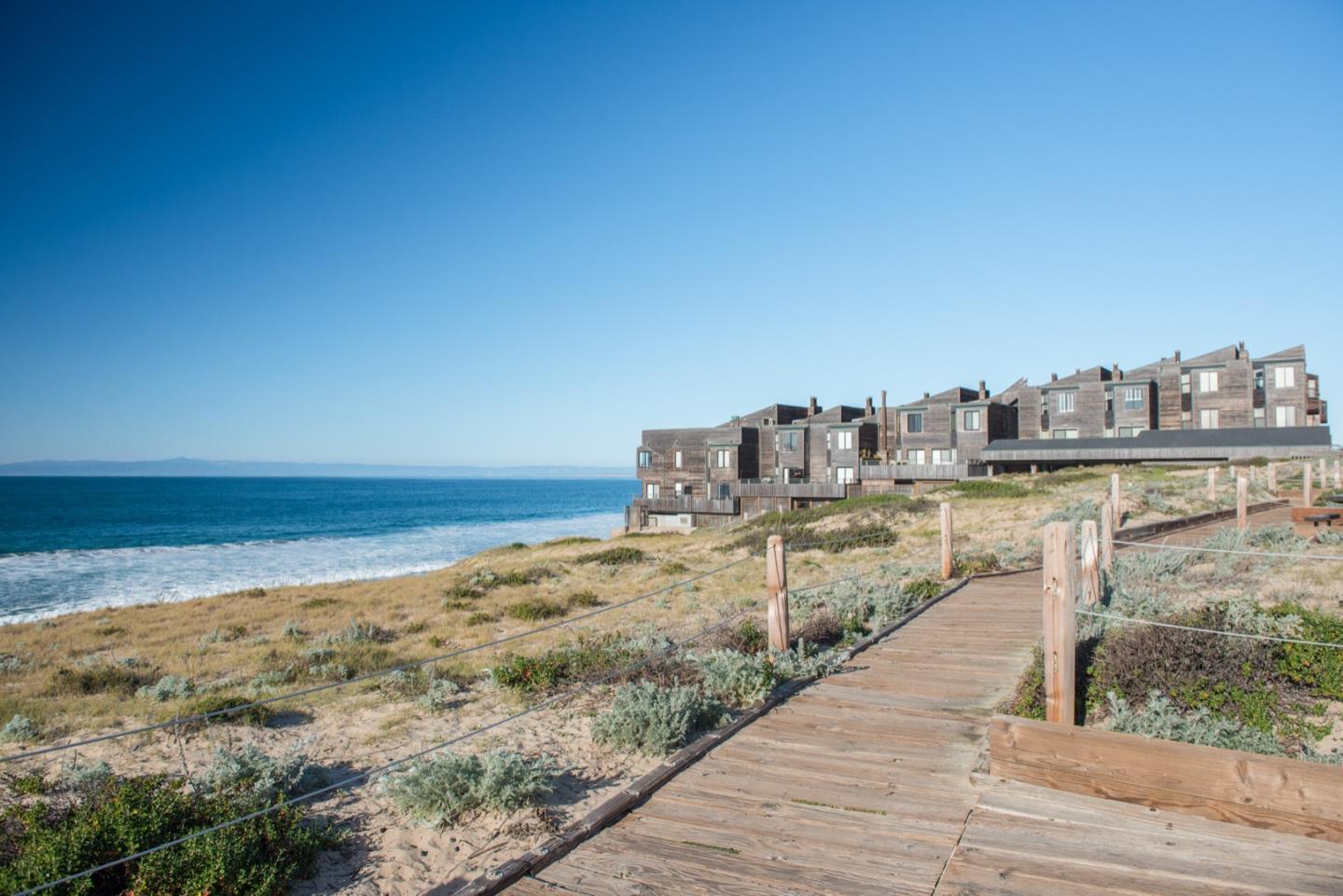 Detail Gallery Image 26 of 27 For 1 Surf Way #223,  Monterey,  CA 93940 - 1 Beds | 1 Baths
