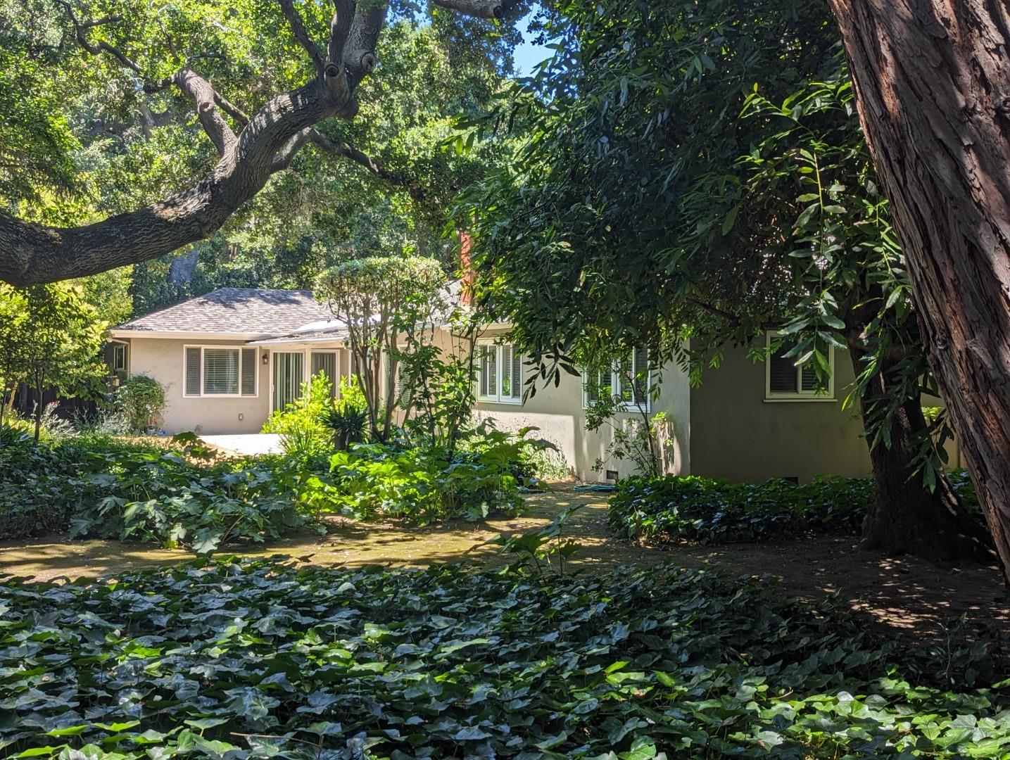 Detail Gallery Image 1 of 1 For 1537 Laurel Pl, Menlo Park,  CA 94025 - 4 Beds | 3 Baths