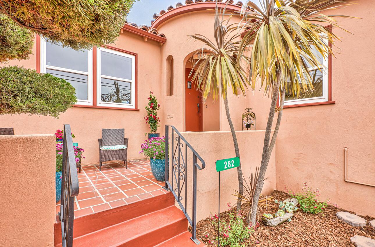 Detail Gallery Image 1 of 1 For 282 Van Buren St, Monterey,  CA 93940 - 3 Beds | 1/1 Baths