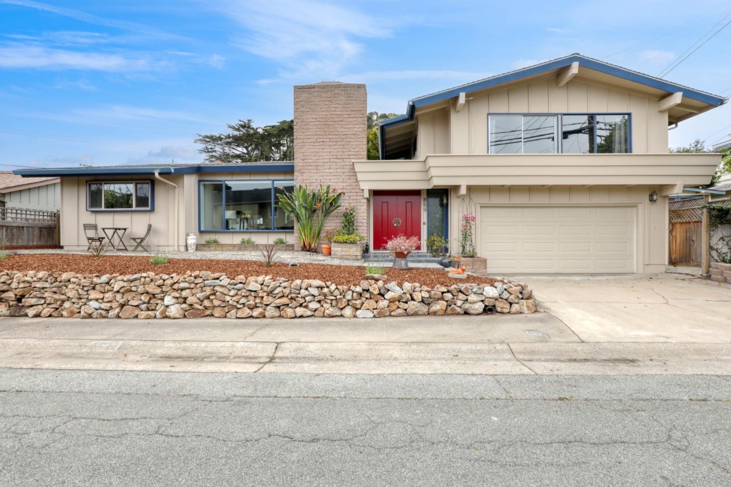 Detail Gallery Image 1 of 1 For 859 Balboa Ave, Pacific Grove,  CA 93950 - 3 Beds | 2 Baths