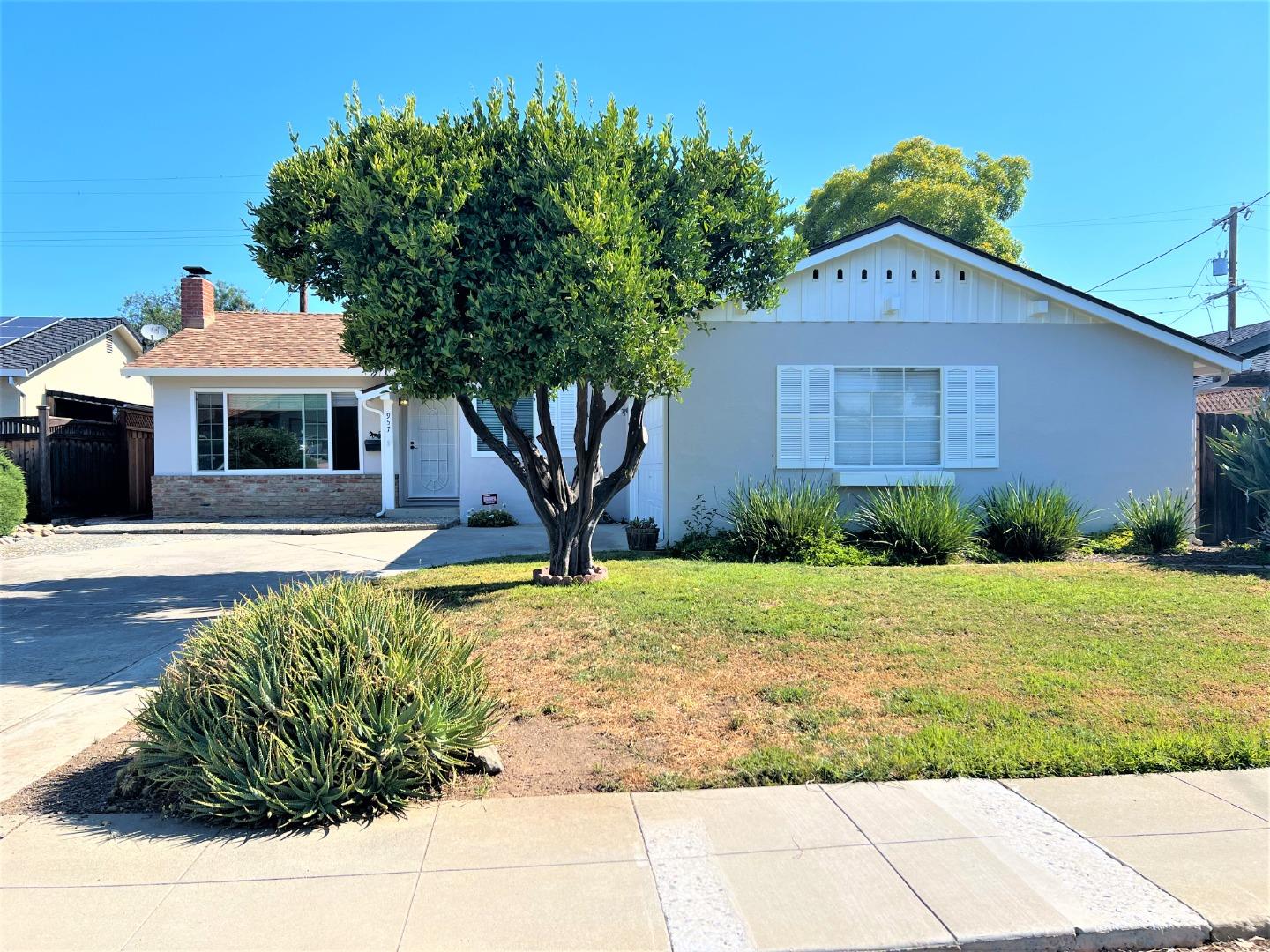 Detail Gallery Image 1 of 1 For 957 Kingfisher Dr, San Jose,  CA 95125 - 3 Beds | 2 Baths