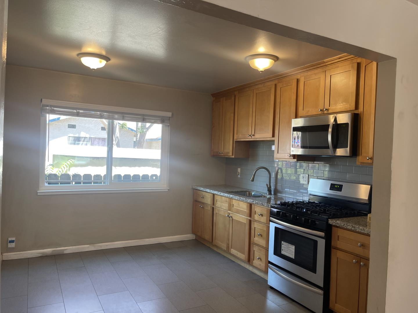 Detail Gallery Image 1 of 1 For 330 S Willard Ave #1,  San Jose,  CA 95126 - 2 Beds | 1 Baths
