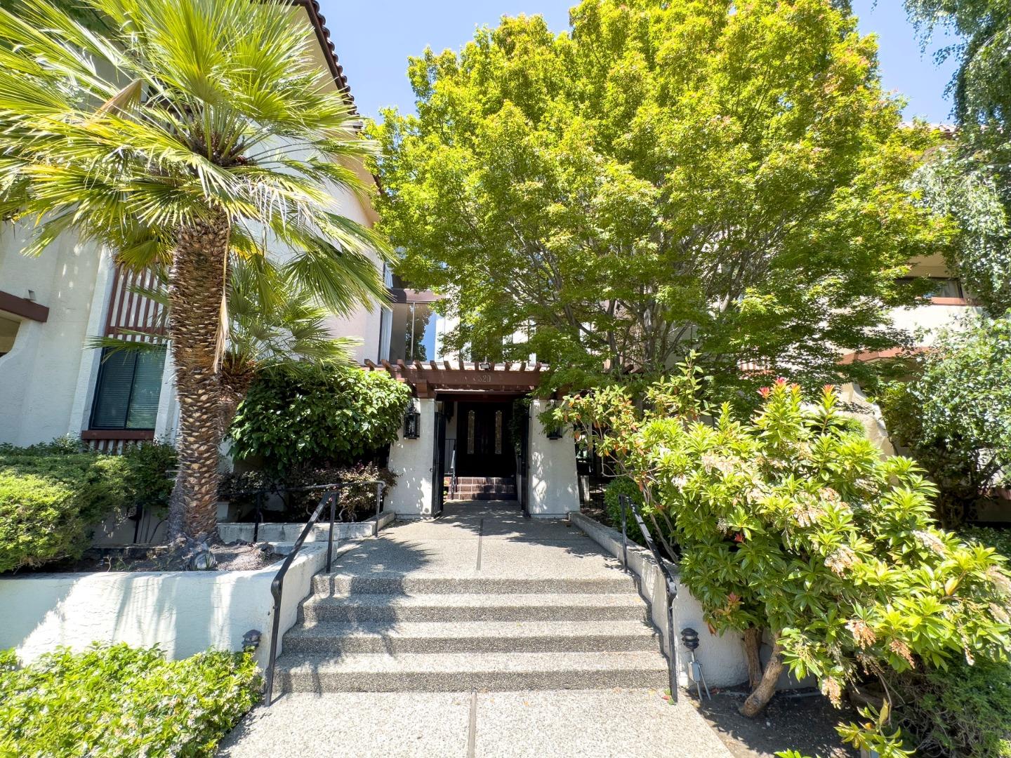 Detail Gallery Image 1 of 1 For 320 Elm St #304,  San Mateo,  CA 94401 - 2 Beds | 2 Baths