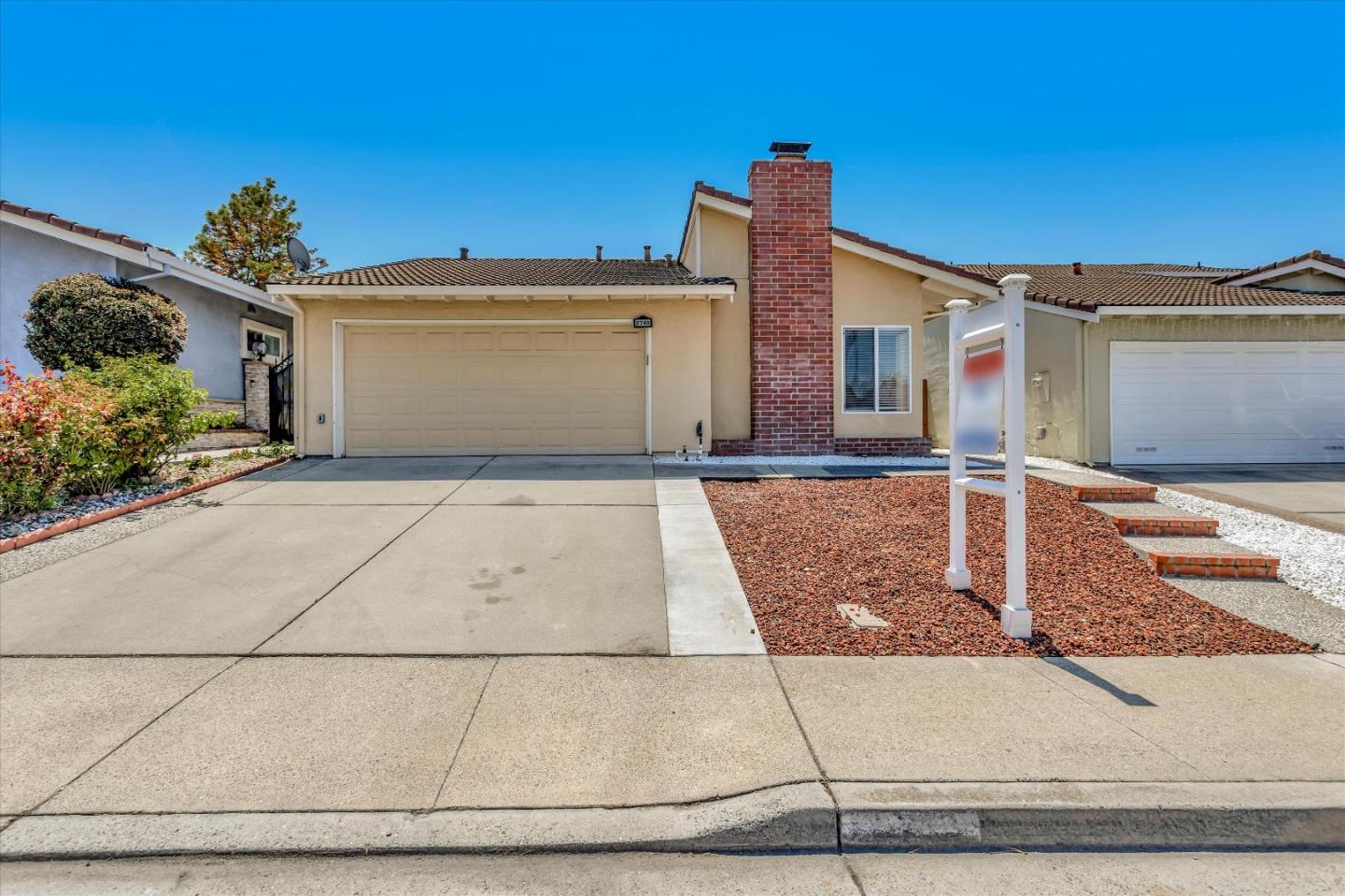 Detail Gallery Image 1 of 1 For 2748 Rainview Dr, San Jose,  CA 95133 - 3 Beds | 2 Baths