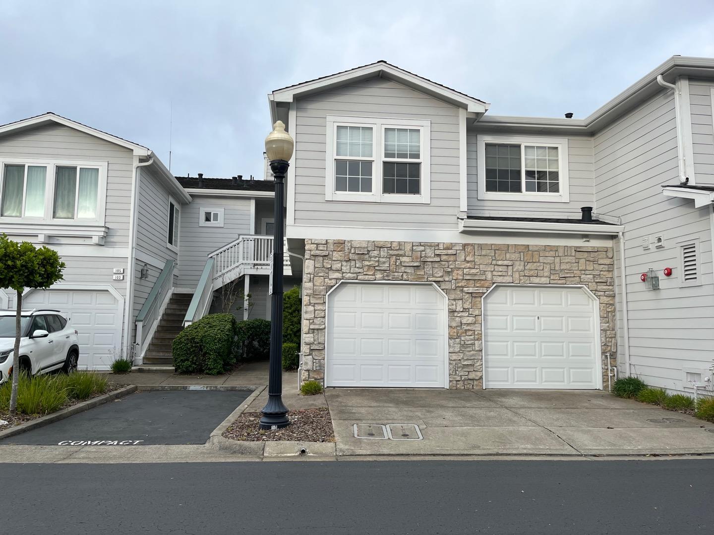 Detail Gallery Image 1 of 1 For 105 Outlook Cir, Pacifica,  CA 94044 - 3 Beds | 2 Baths