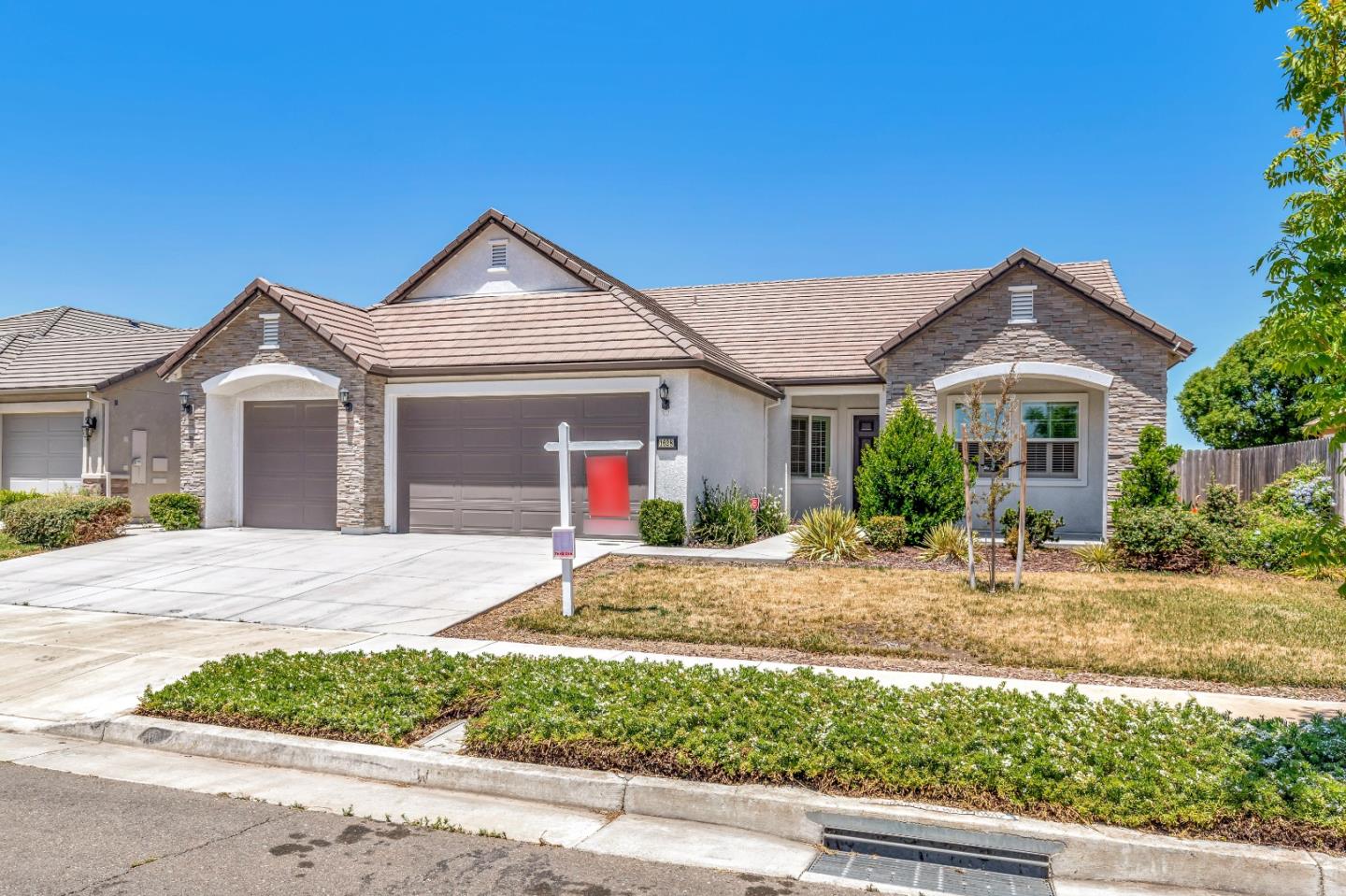 Detail Gallery Image 1 of 1 For 1628 Dolomite Dr, Los Banos,  CA 93635 - 4 Beds | 2 Baths