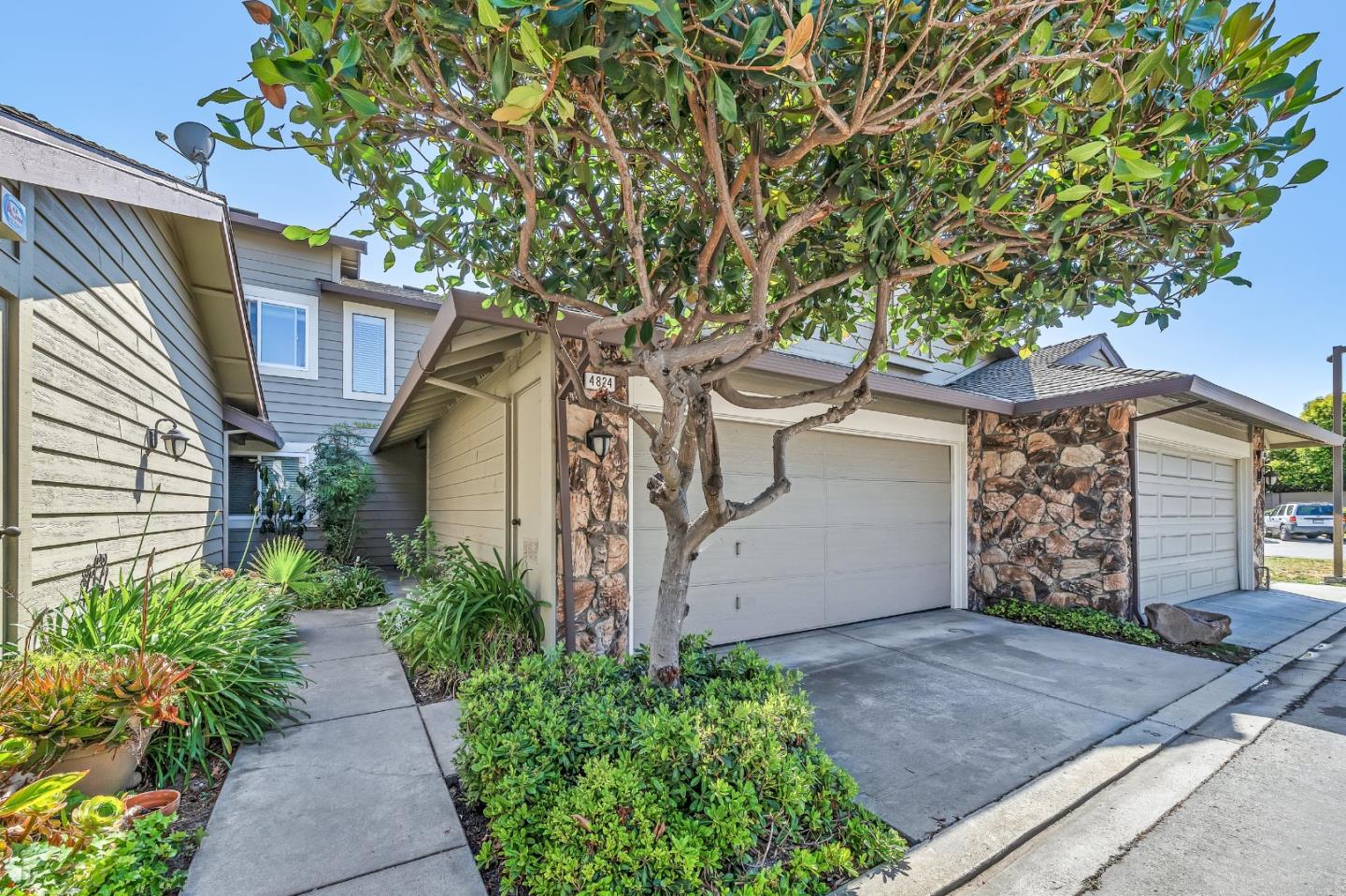 Detail Gallery Image 1 of 1 For 4824 River Trail Ct, San Jose,  CA 95136 - 2 Beds | 2/1 Baths