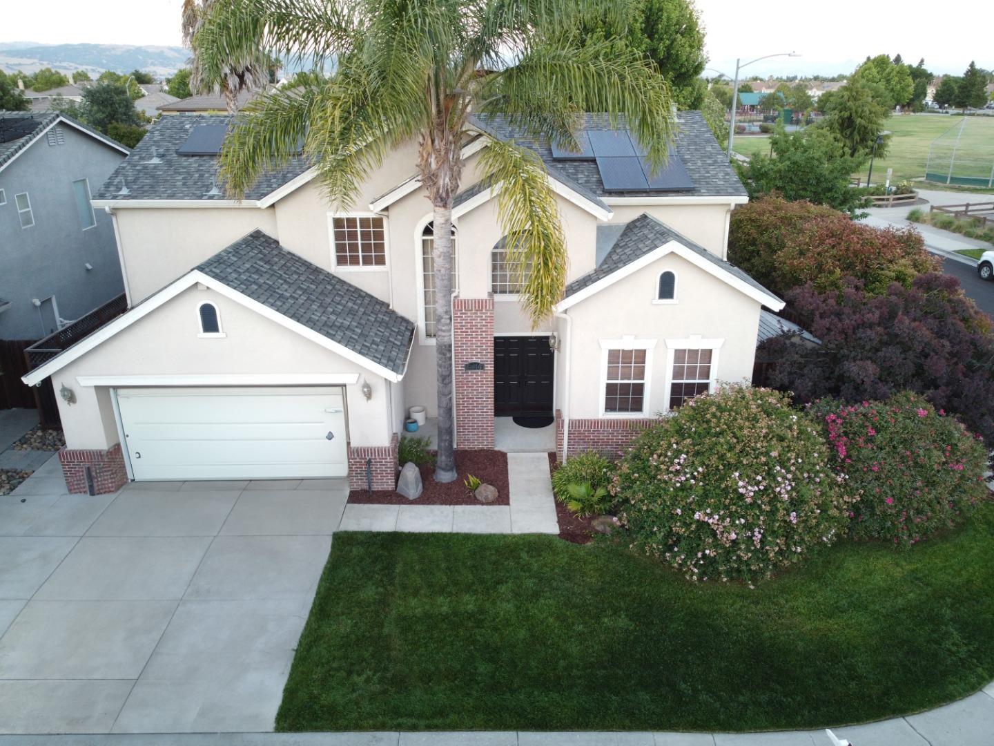 Detail Gallery Image 1 of 1 For 9610 Eagle View Way, Gilroy,  CA 95020 - 5 Beds | 2/1 Baths