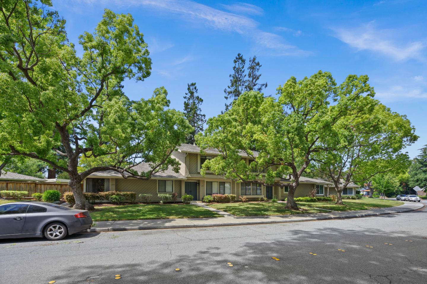 Detail Gallery Image 1 of 1 For 1335 Arbor Park Ct, San Jose,  CA 95126 - 3 Beds | 2/1 Baths