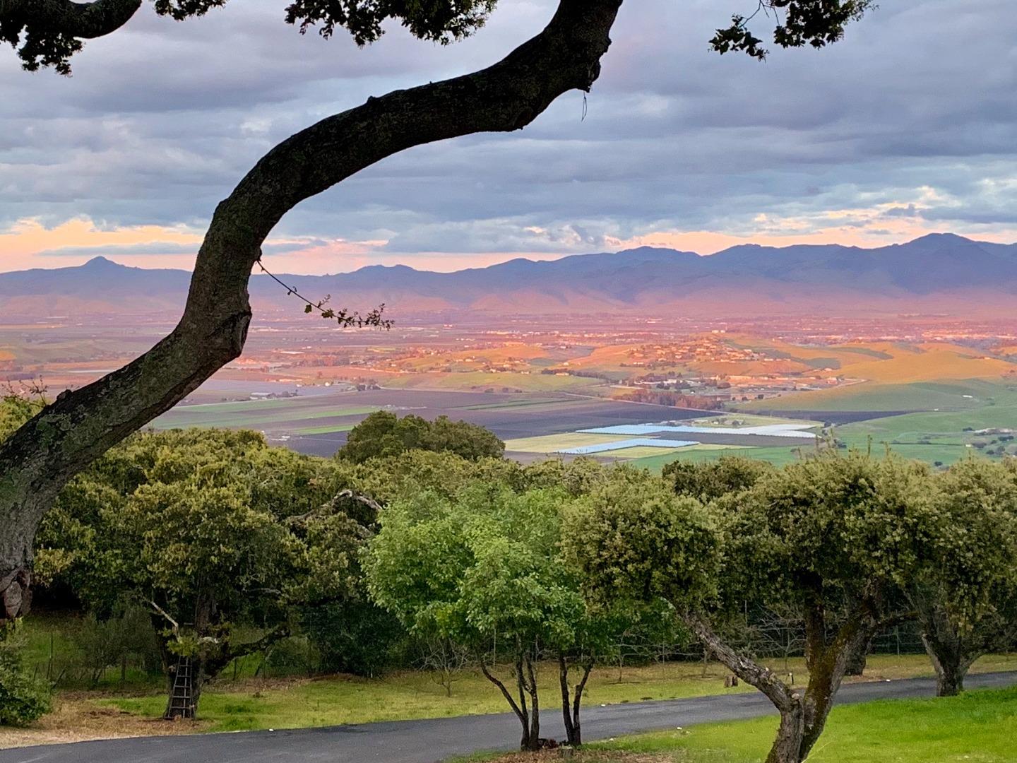 3000 San Juan Canyon Rd, San Juan Bautista, CA 95045 5 Beds 4/2 Baths (Active) ML81933141