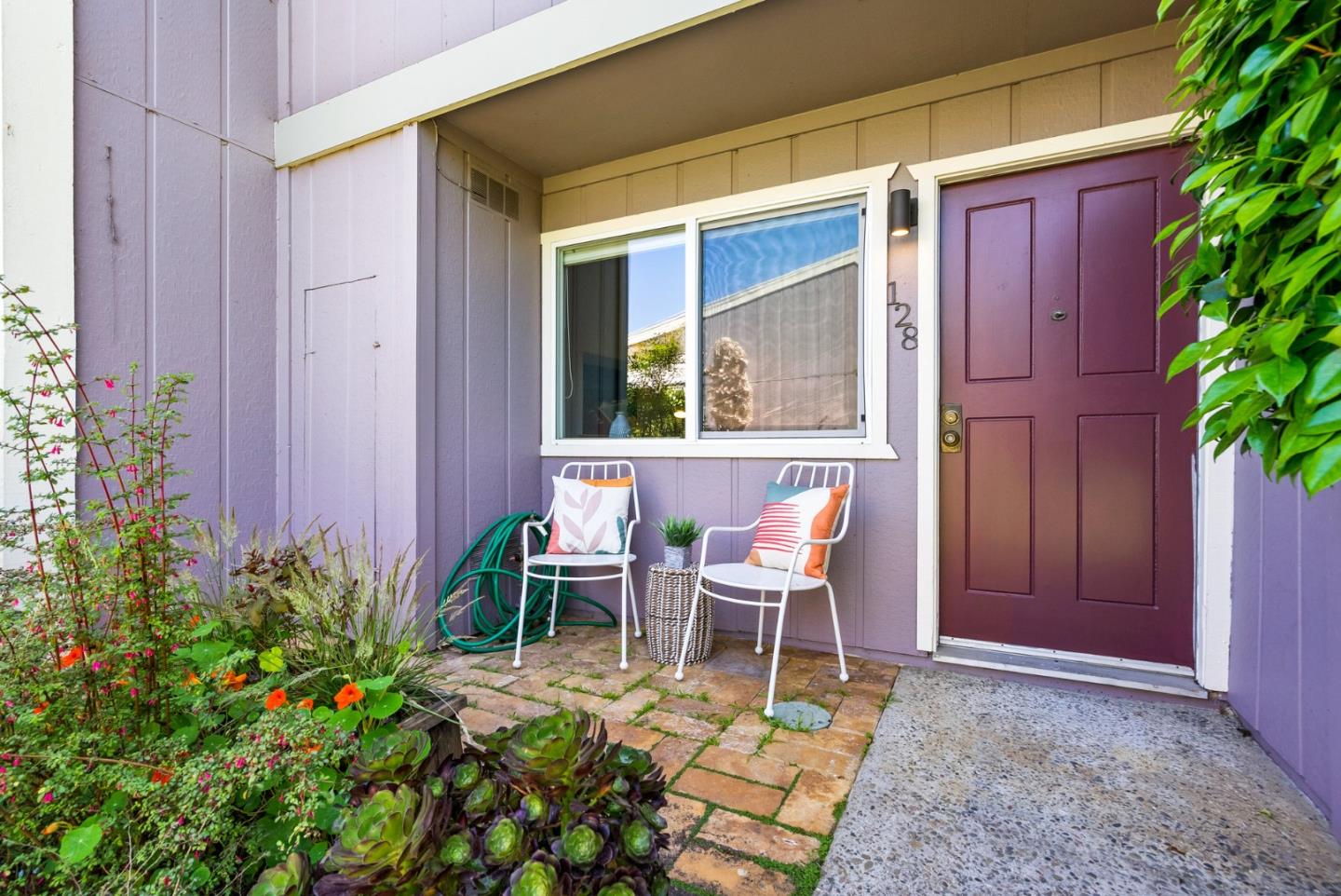 Detail Gallery Image 1 of 1 For 128 Harbor Oaks Cir, Santa Cruz,  CA 95062 - 2 Beds | 1/1 Baths