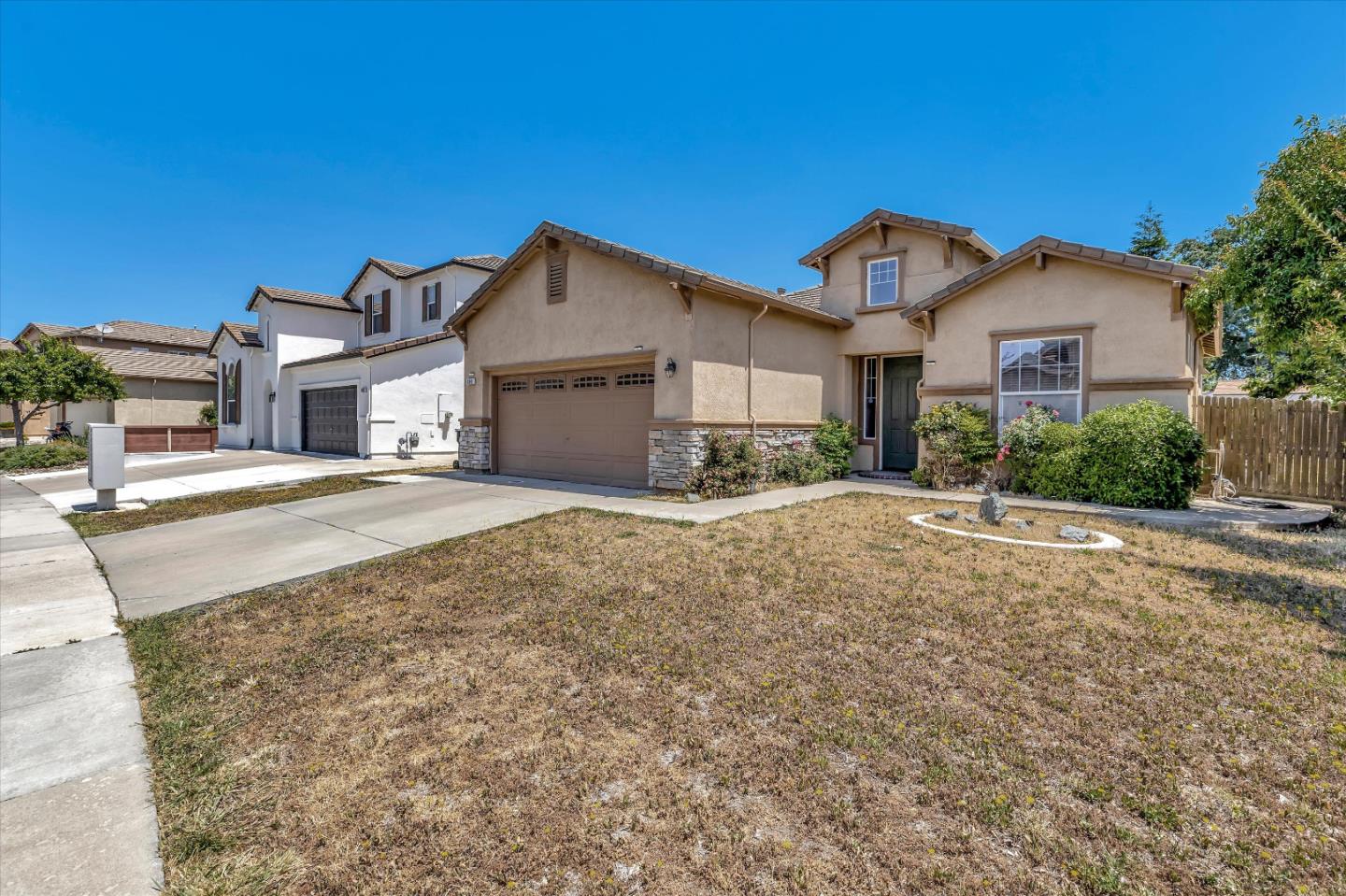 Detail Gallery Image 1 of 1 For 8241 Grisham Way, Elk Grove,  CA 95758 - 3 Beds | 2 Baths