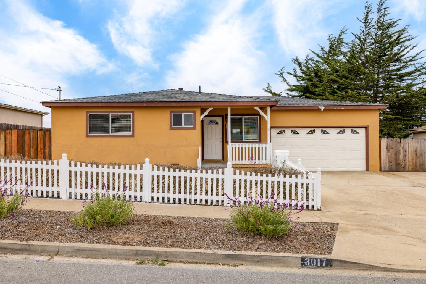 Detail Gallery Image 1 of 1 For 3017 Talcott Ave, Marina,  CA 93933 - 3 Beds | 2 Baths
