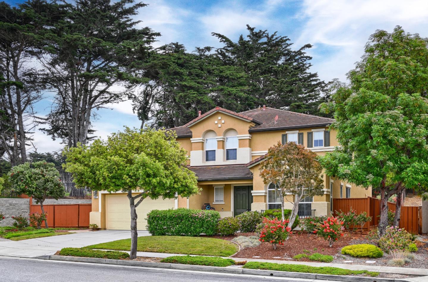 Detail Gallery Image 1 of 1 For 4467 Ocean Heights Ct, Seaside,  CA 93955 - 4 Beds | 2/1 Baths