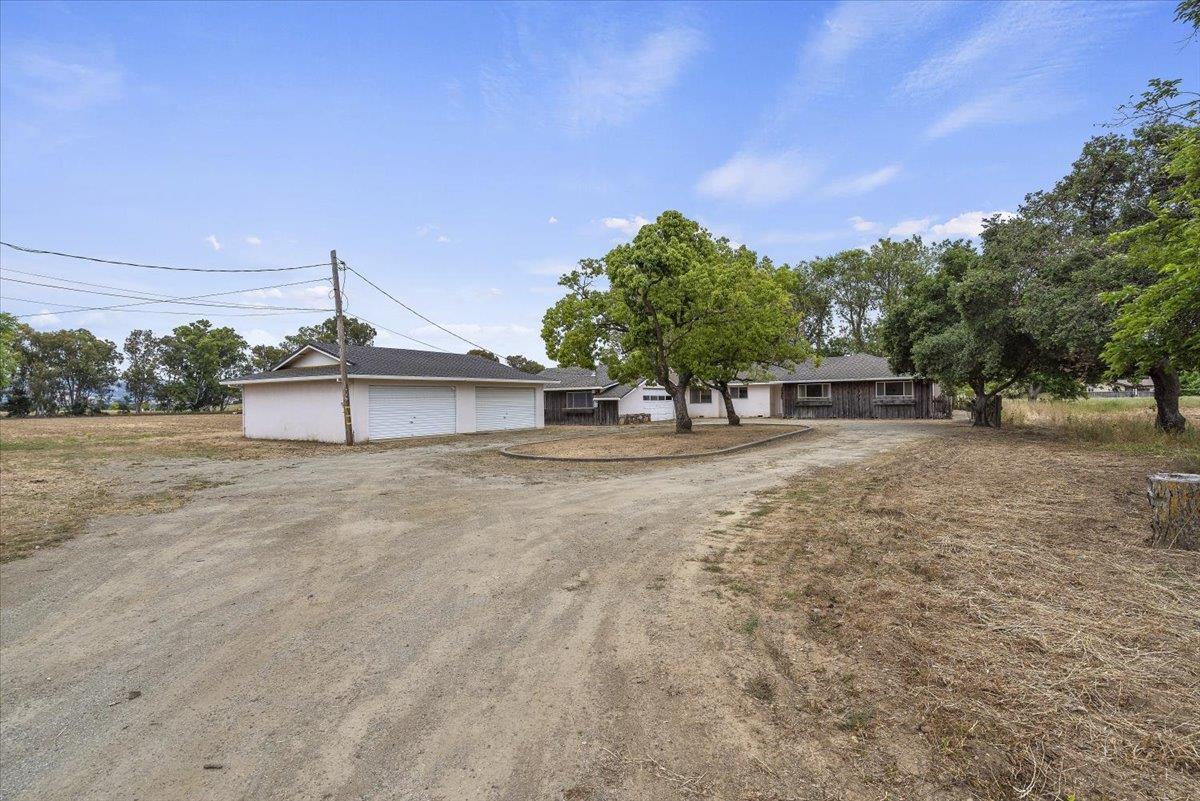 10400 Santa Teresa Blvd, Gilroy, CA 95020 Beds Baths