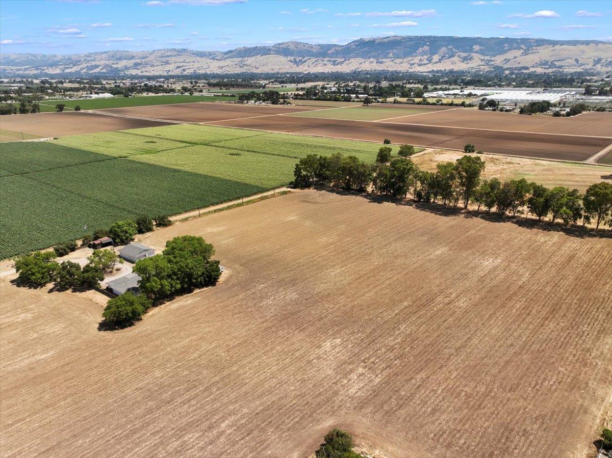 10400 Santa Teresa Blvd, Gilroy, CA 95020 Beds Baths