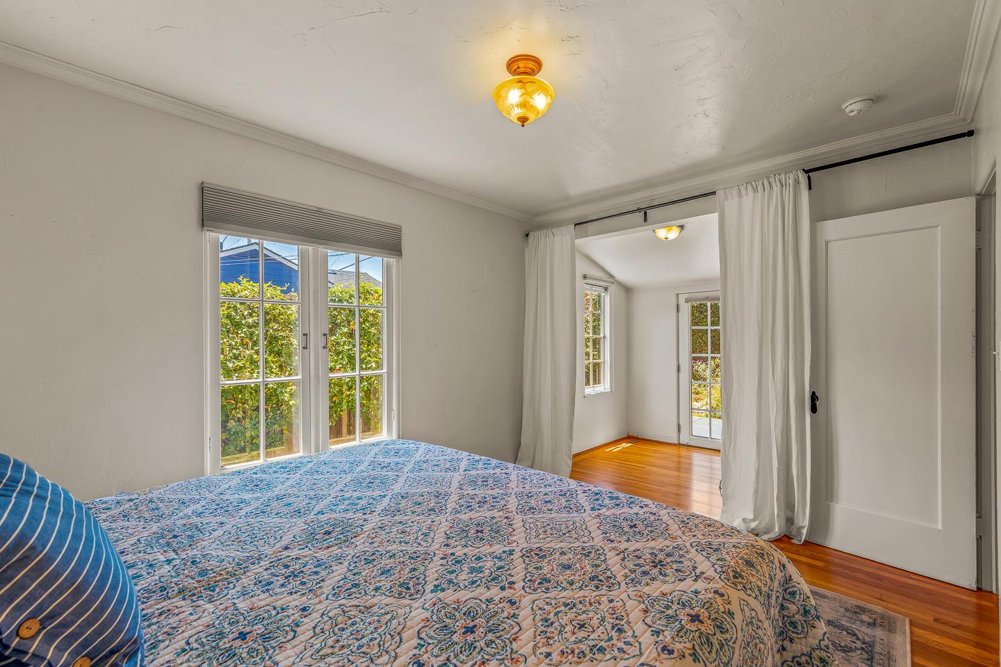 Detail Gallery Image 16 of 32 For 1141 King St, Santa Cruz,  CA 95060 - 2 Beds | 1 Baths