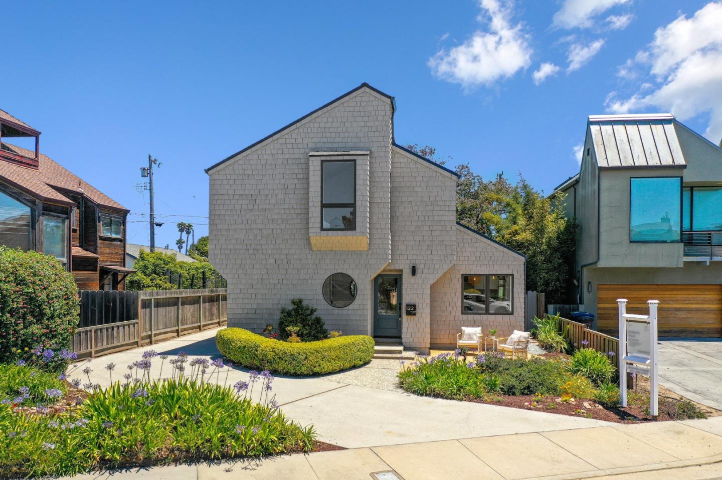 Detail Gallery Image 1 of 1 For 122 Auburn Ave, Santa Cruz,  CA 95060 - 2 Beds | 2 Baths